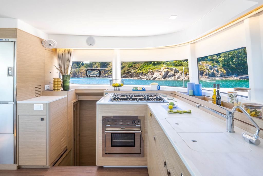 Lagoon 43 for Sale in Greece - Boat Images