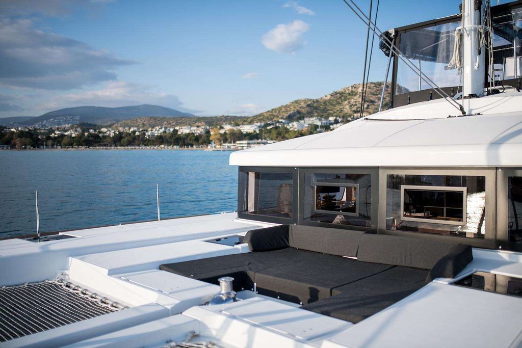 NOMAD - Boat Images