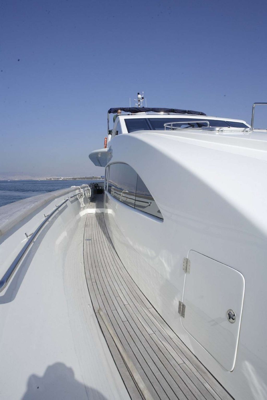 DREAM B - Boat Images