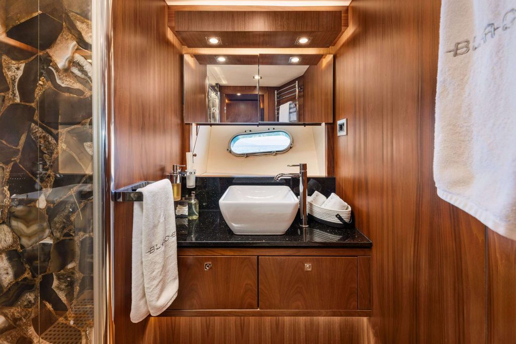 BLADE 6 - Boat Images