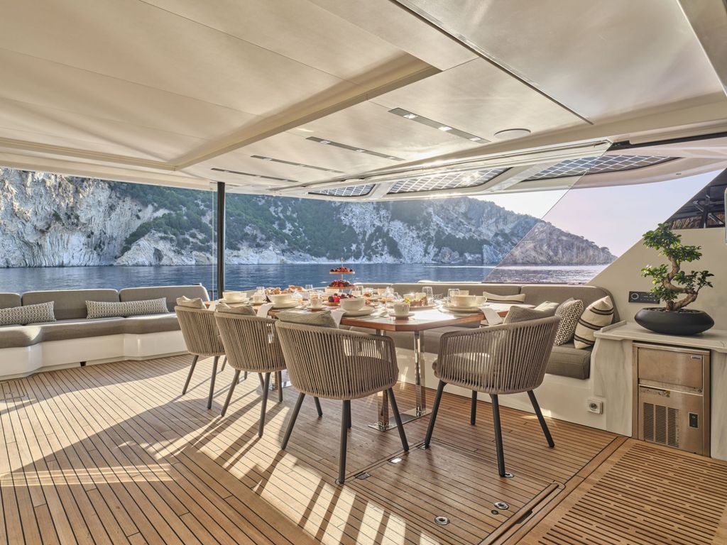 CHRISTAL MIO 80 - Boat Images