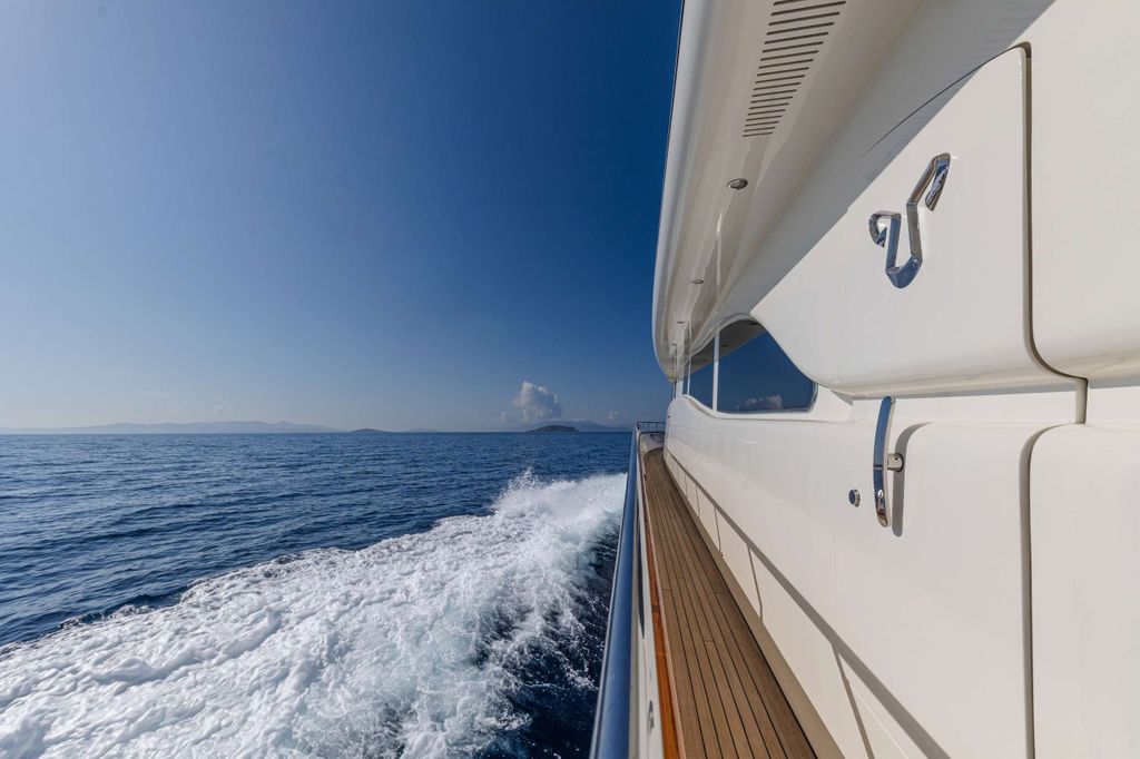 DREAM - Boat Images