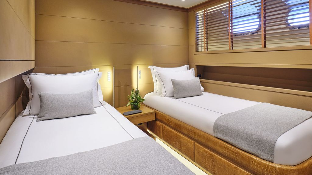 TIGRA - Boat Images