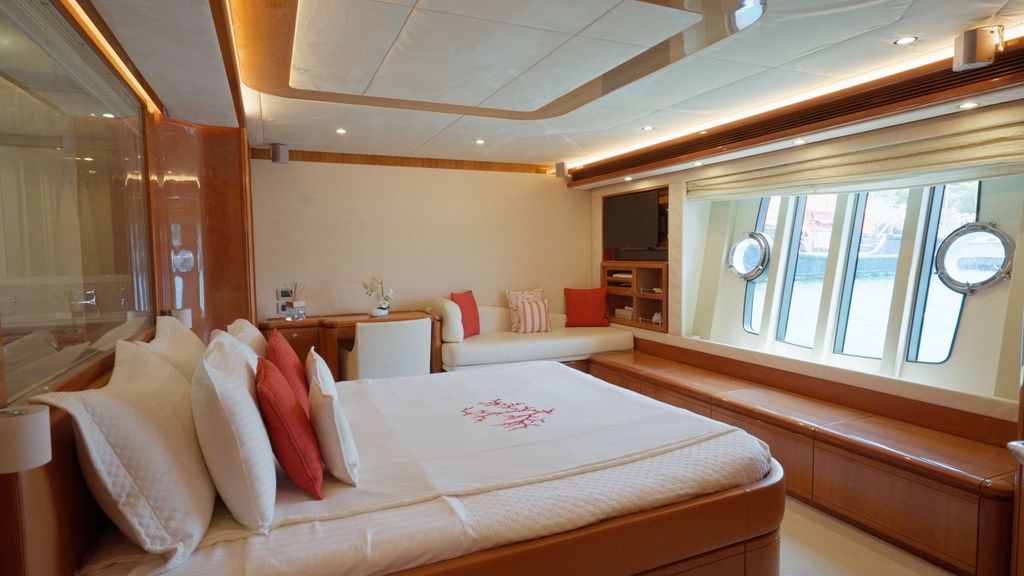 NATASSA ( ex LADY NATASA) - Boat Images
