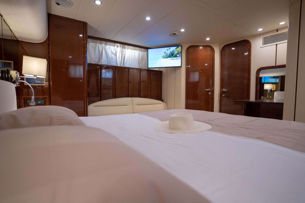 ESPERANZA - Boat Images