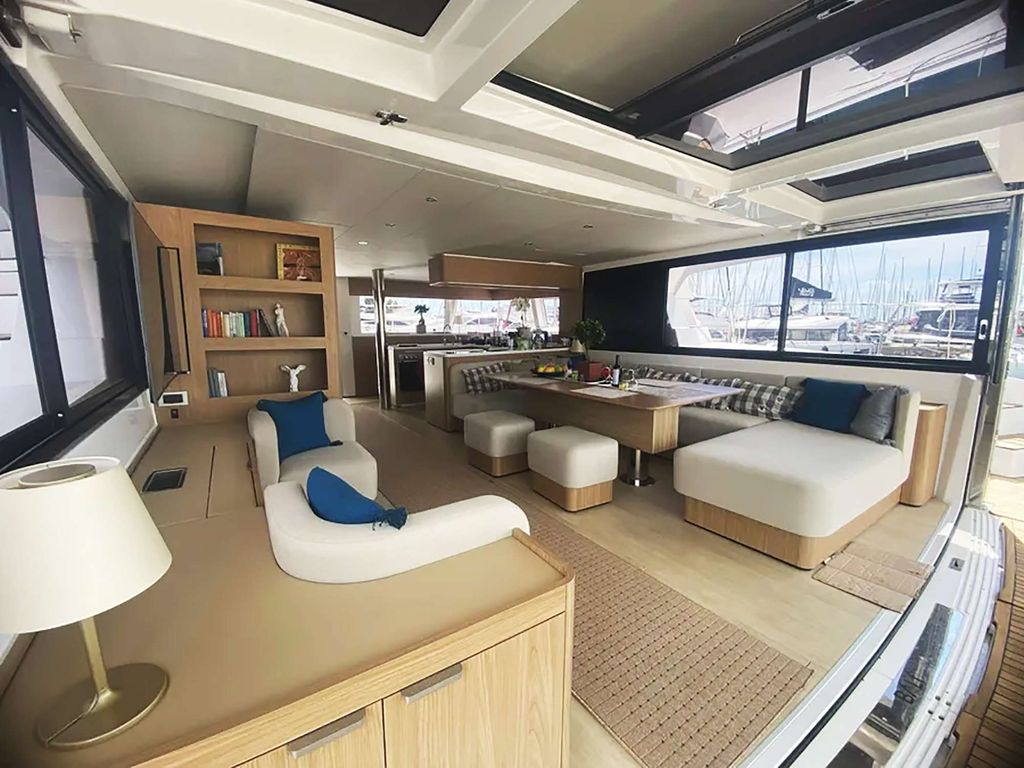 KOS 58.CAT - Boat Images