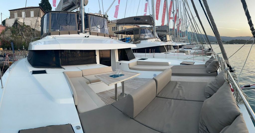 KOS 58.CAT - Boat Images