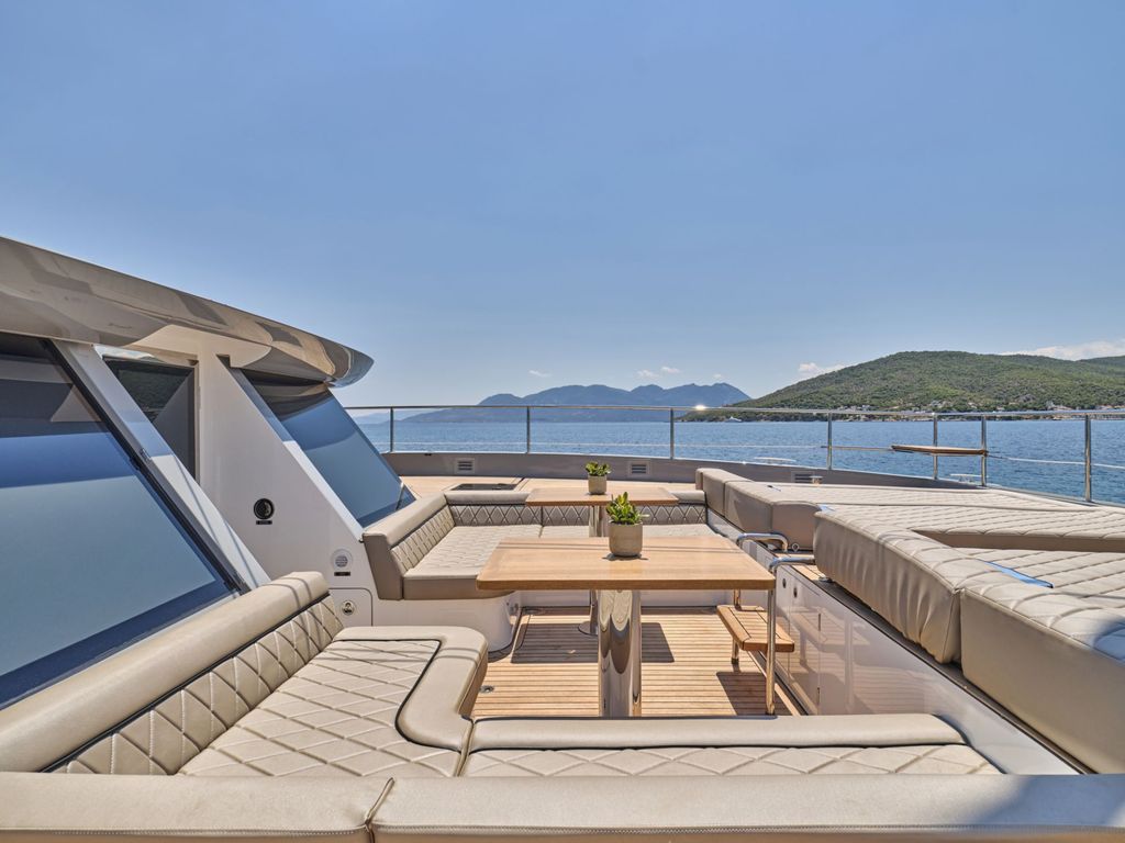 ANDARE OLTRE - Boat Images
