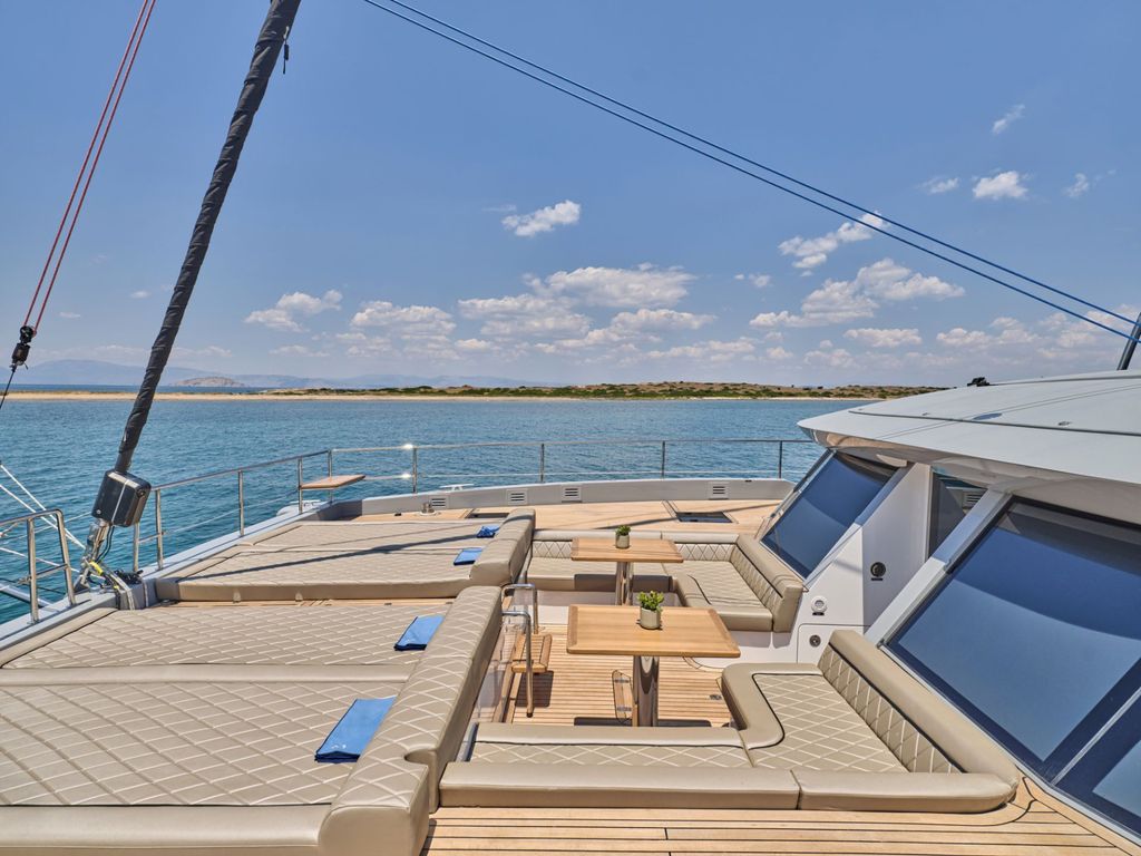 ANDARE OLTRE - Boat Images