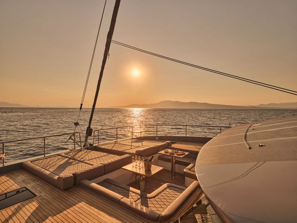 ANDARE OLTRE - Boat Images