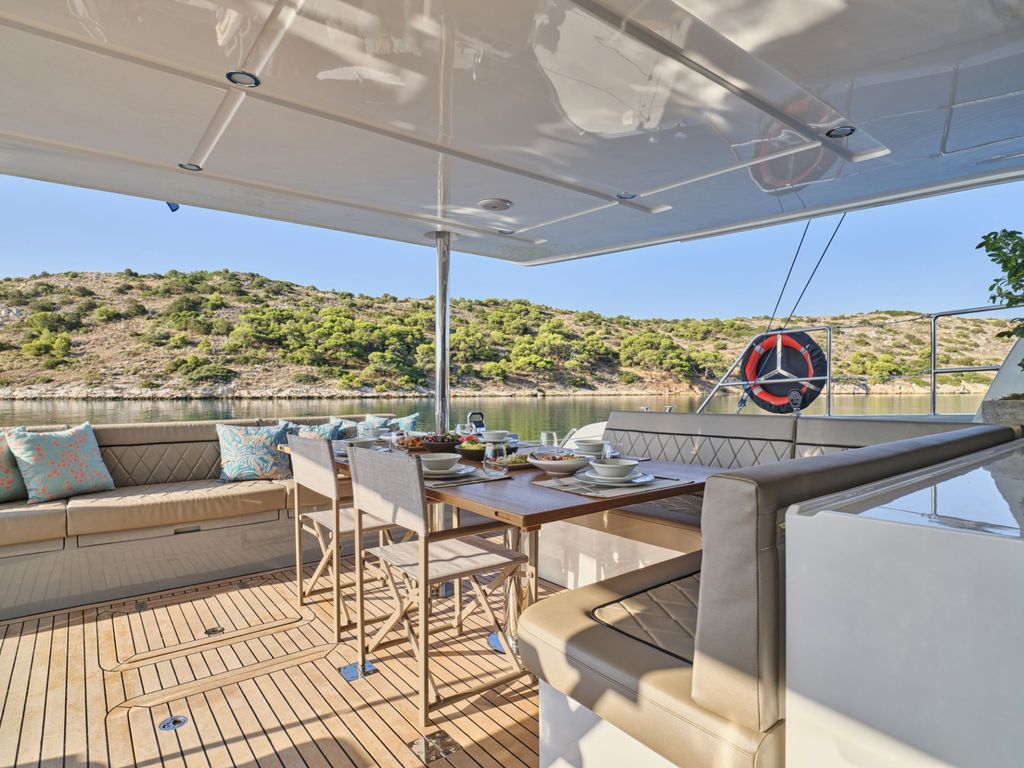 ANDARE OLTRE - Boat Images