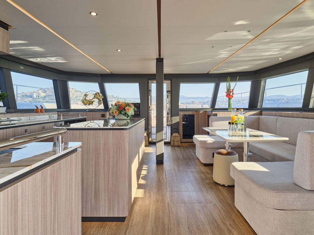 ANDARE OLTRE - Boat Images