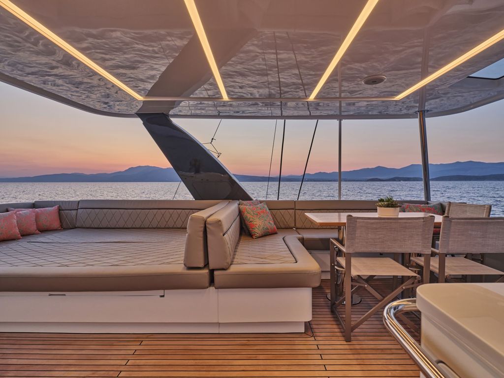 ANDARE OLTRE - Boat Images