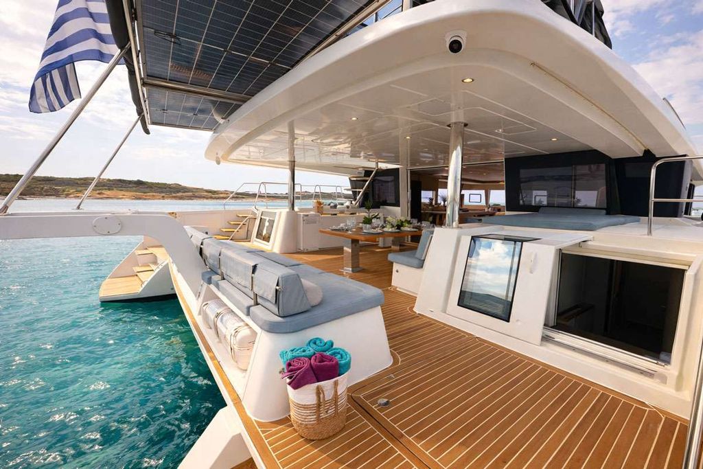 ROYAL DESTINY - Boat Images