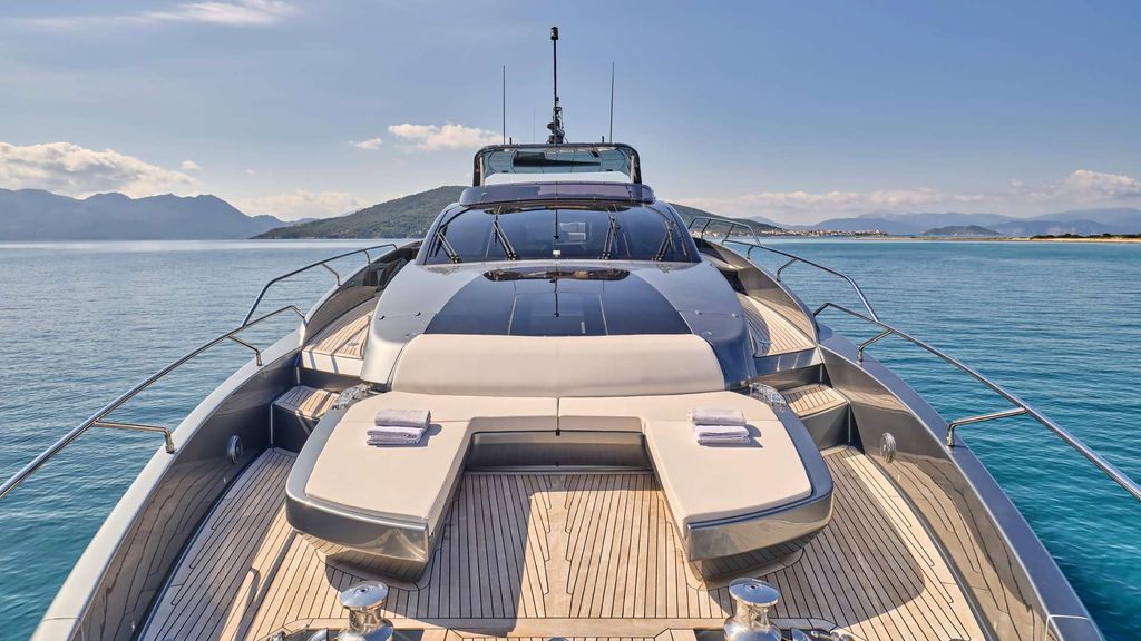 MENANGIO X - Boat Images