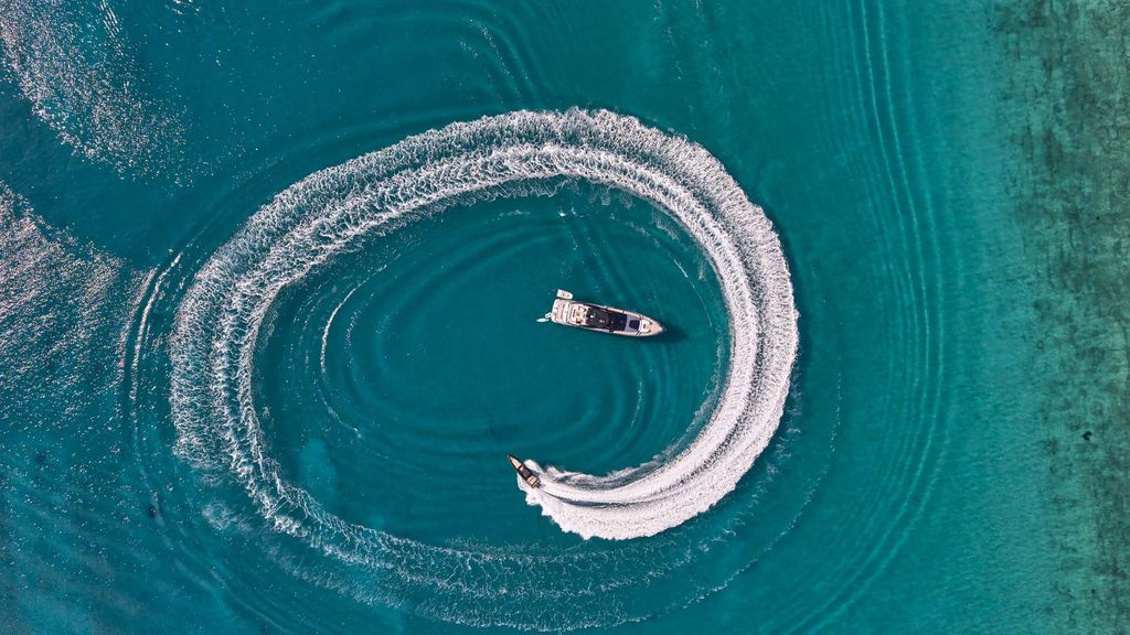 MENANGIO X - Boat Images
