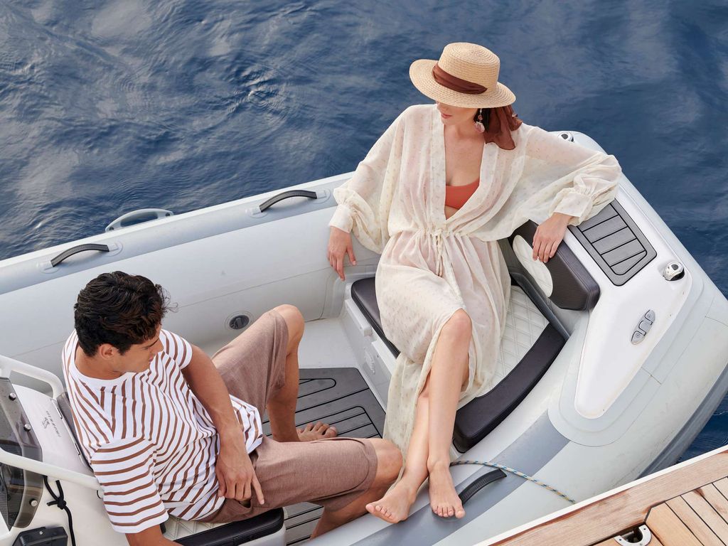 ESTIA POSEIDON - Boat Images