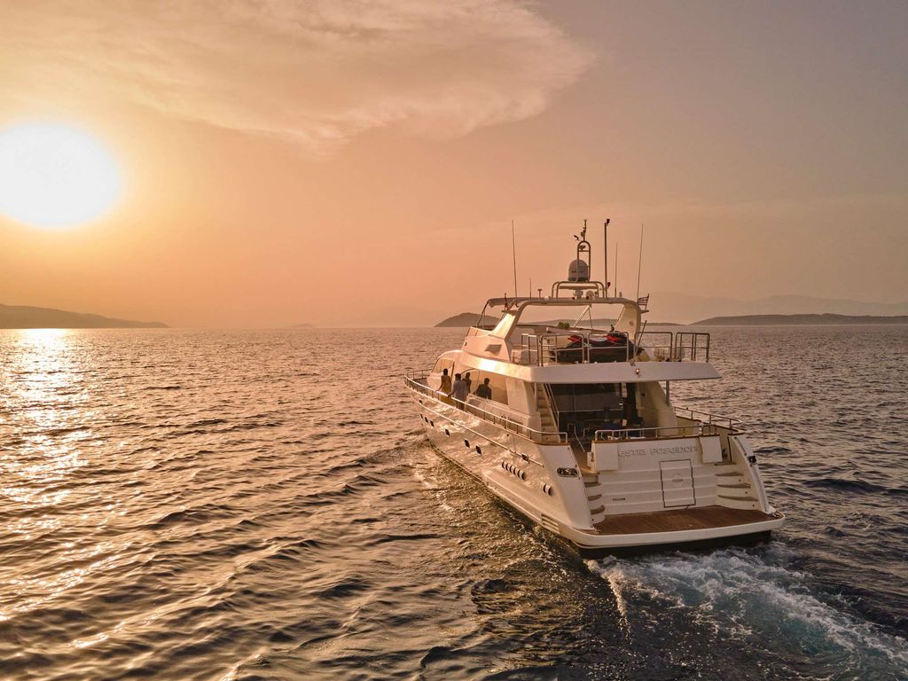 ESTIA POSEIDON - Boat Images
