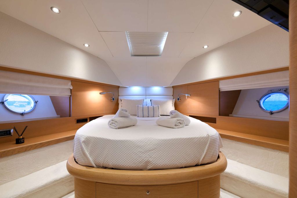 BLUEWAVE - Boat Images
