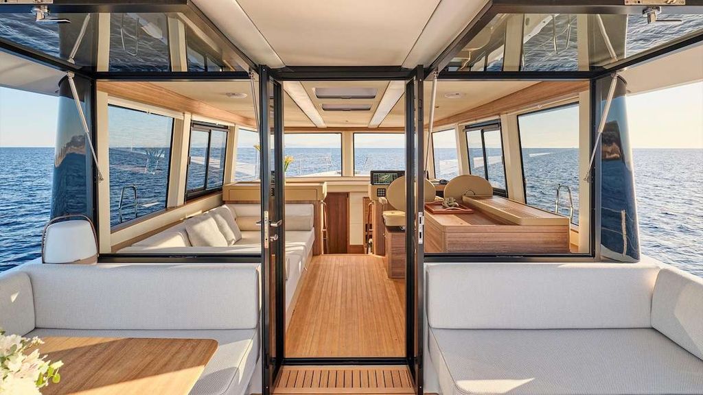 LADY D - Boat Images