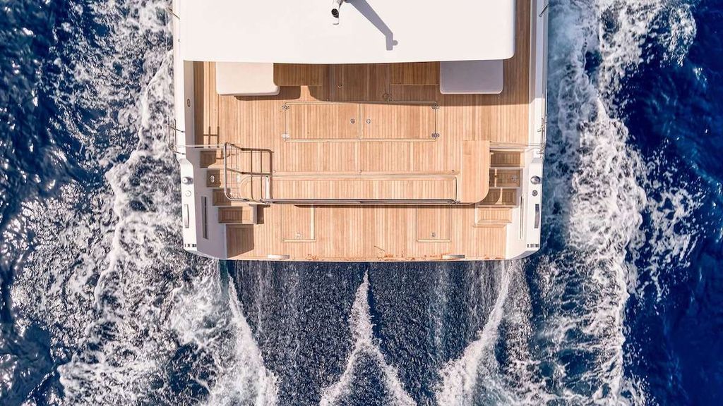 LADY D - Boat Images