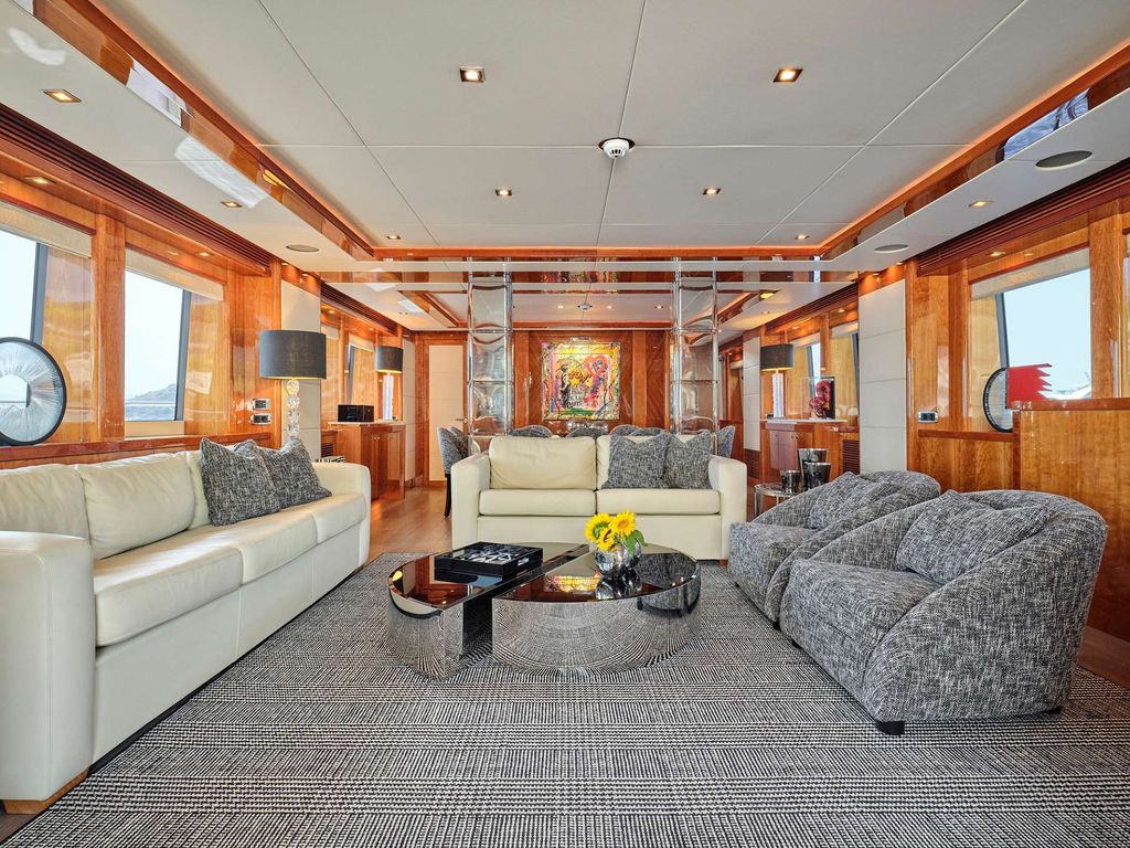 WHITE PEARL I - Boat Images