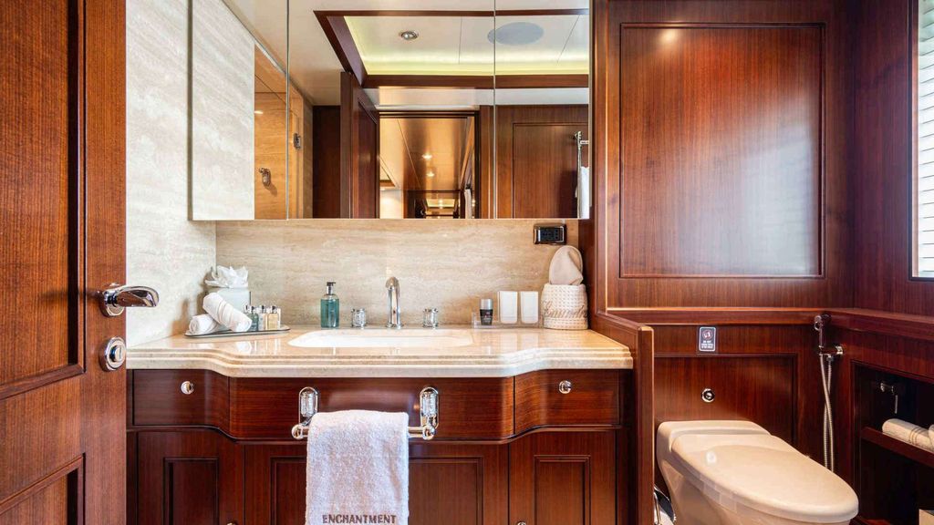 PALATIAL - Boat Images