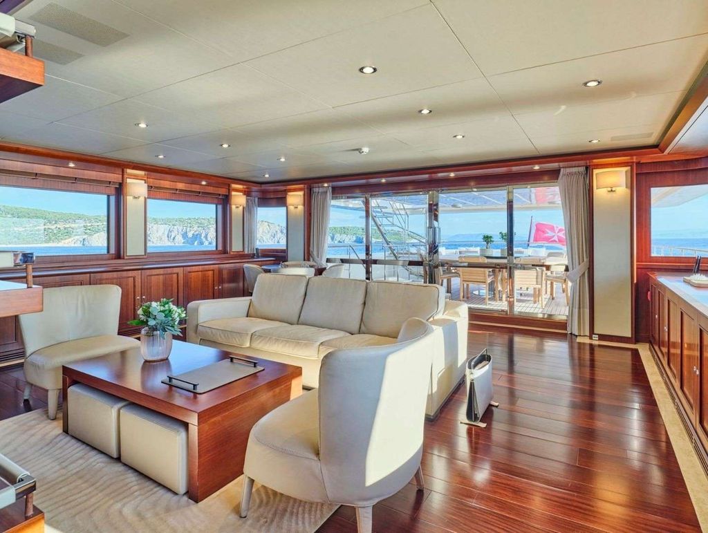 PALATIAL - Boat Images