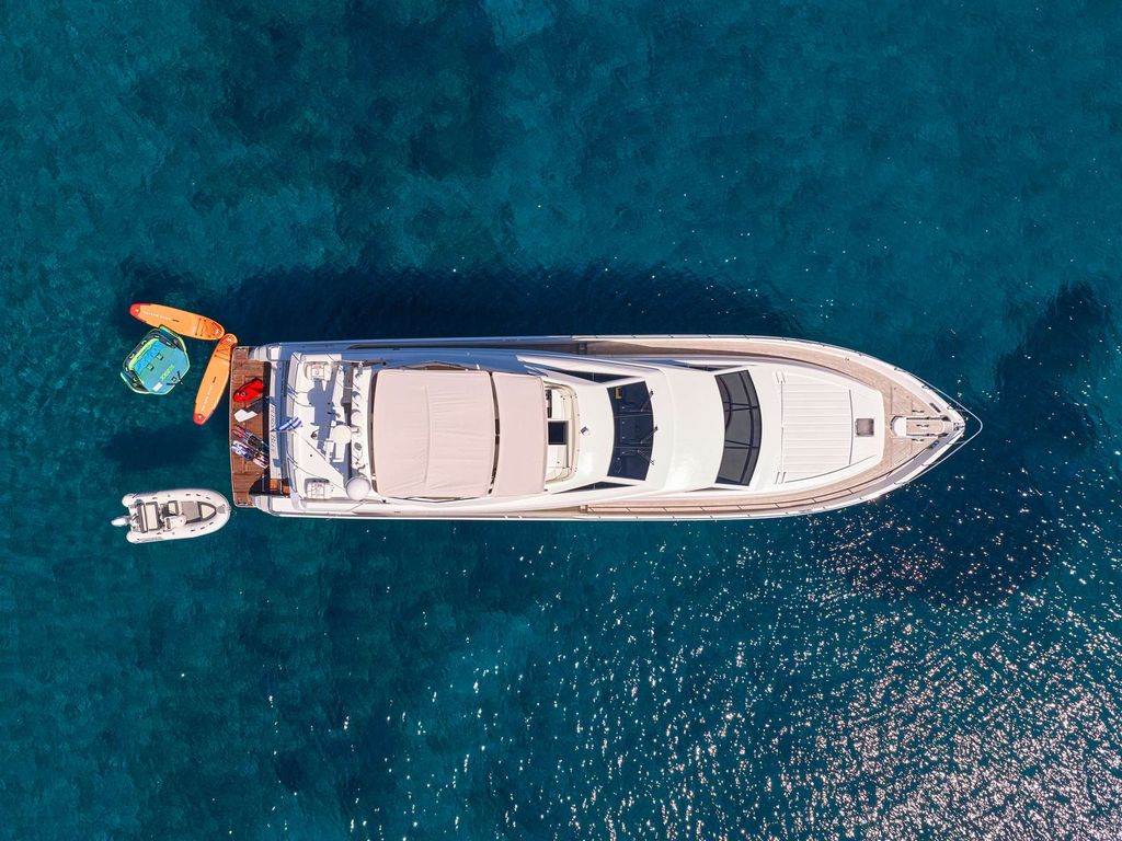 APE&Iota;RON BLUE - Boat Images