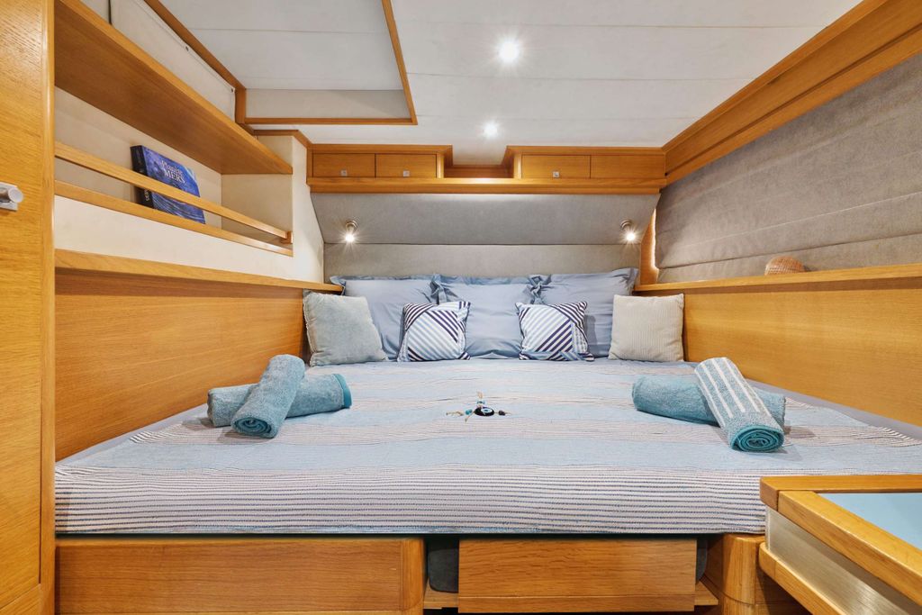 STADIUM - Boat Images