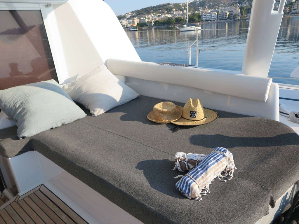STADIUM - Boat Images