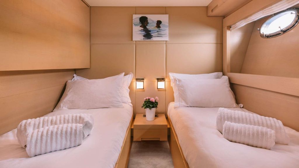 SEAS THE DAY - Boat Images