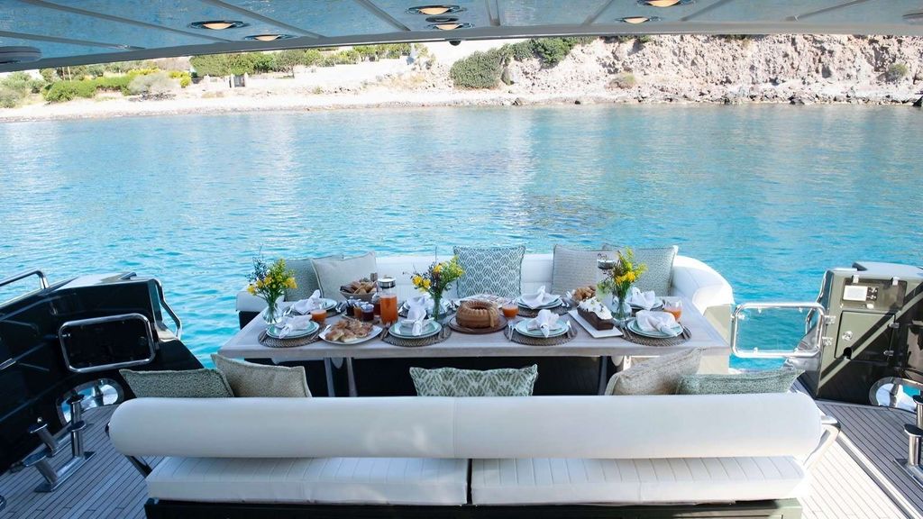 SEAS THE DAY - Boat Images