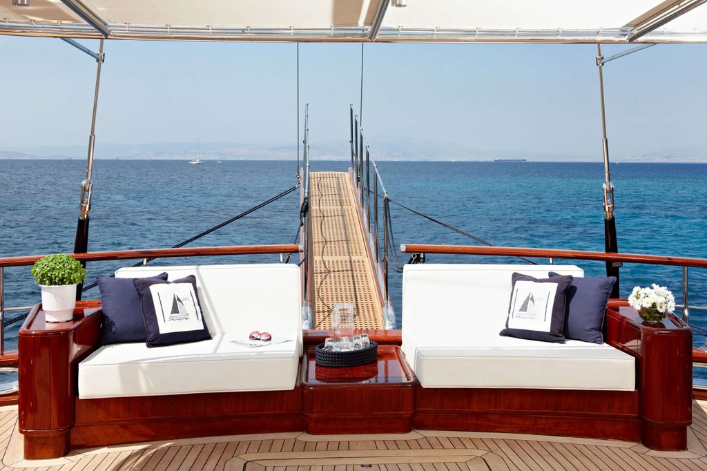 Slow Live - Boat Images