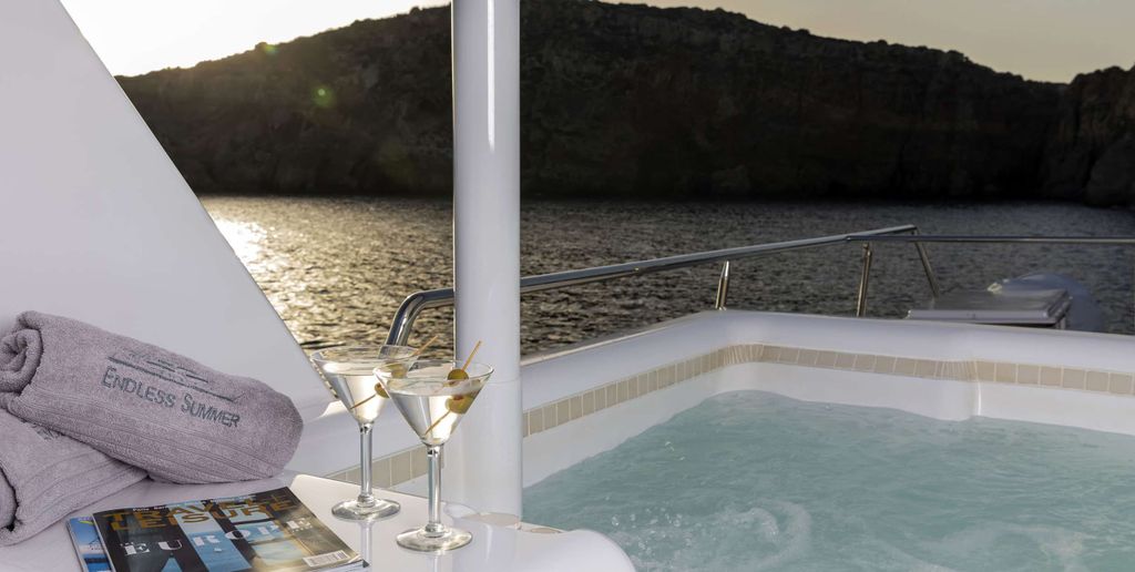 ENDLESS SUMMER - Boat Images