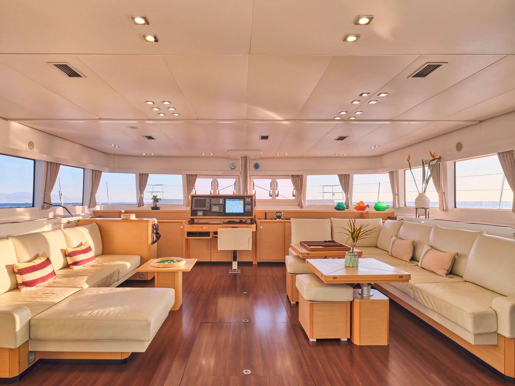 NOVA - Boat Images