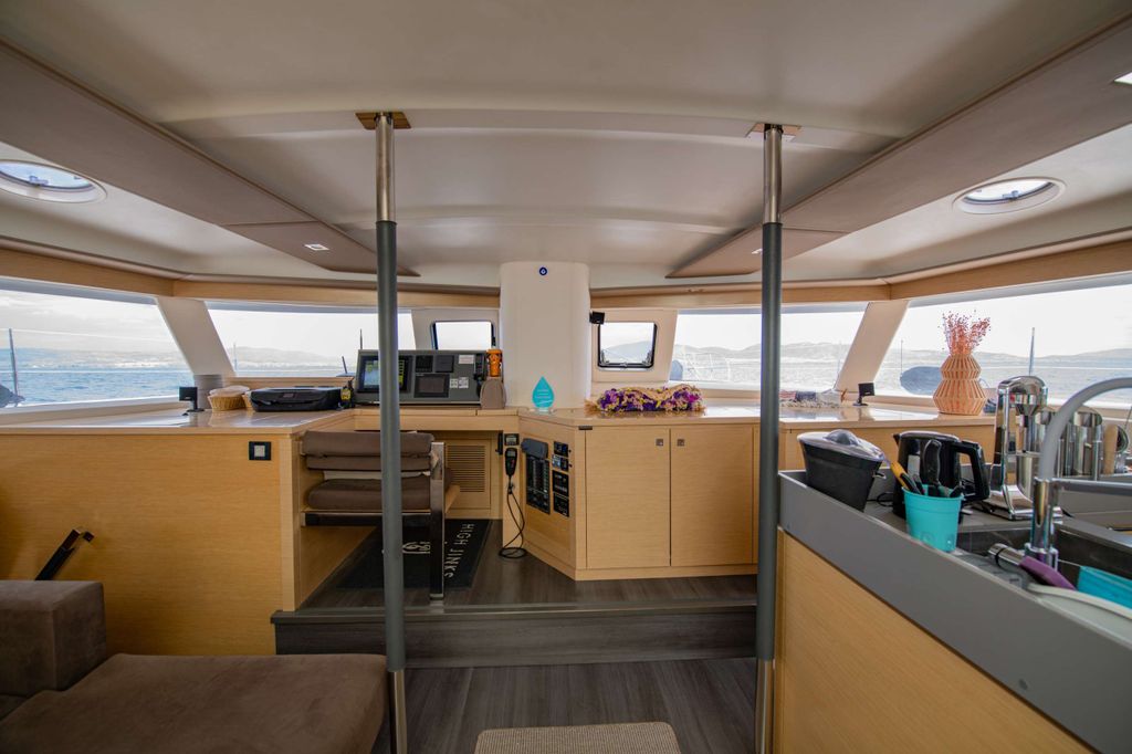 HIGHJINKS - Boat Images
