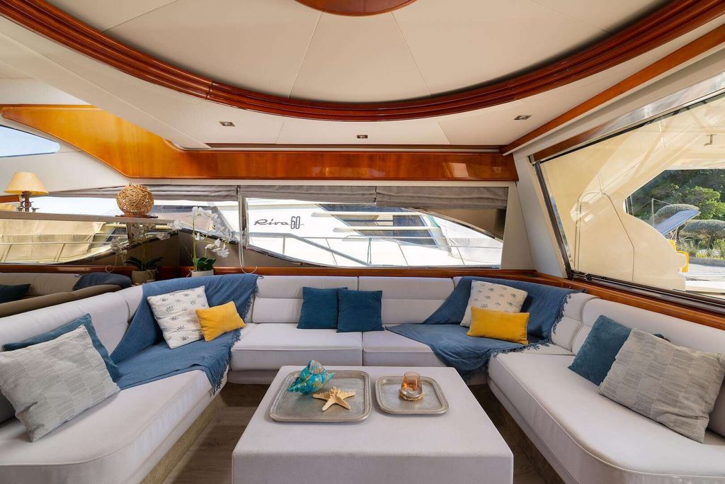 MARY - Boat Images