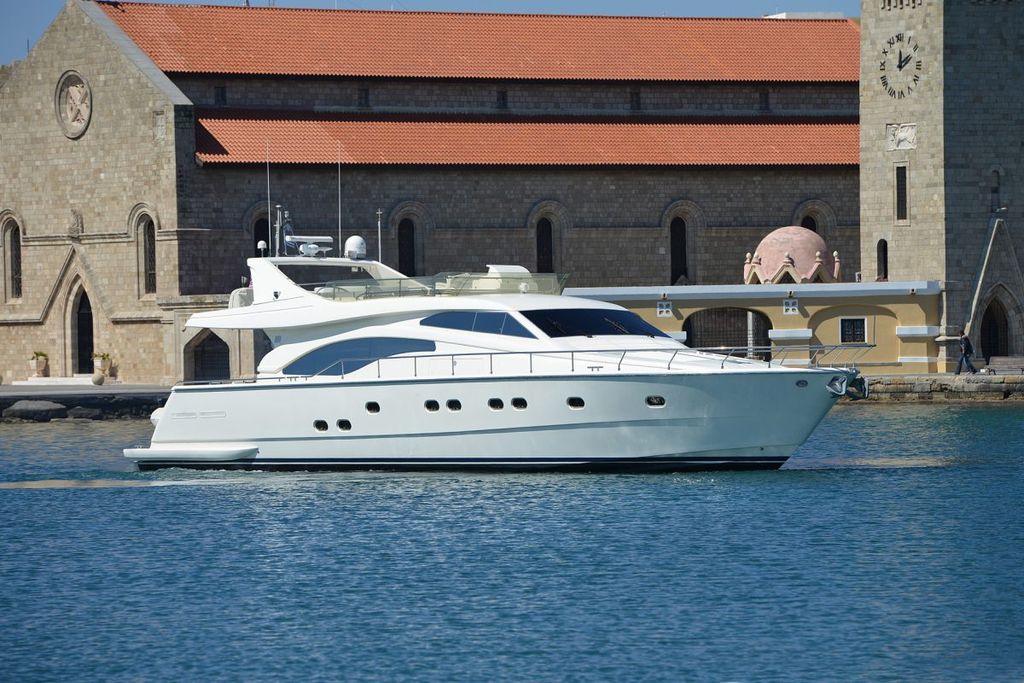 MARY - Boat Images