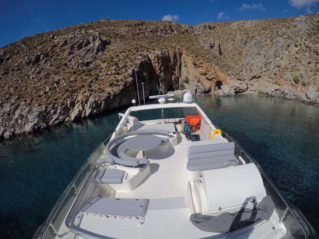 MARY - Boat Images