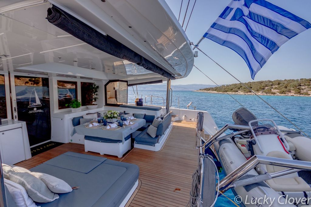 LUCKY CLOVER - Boat Images