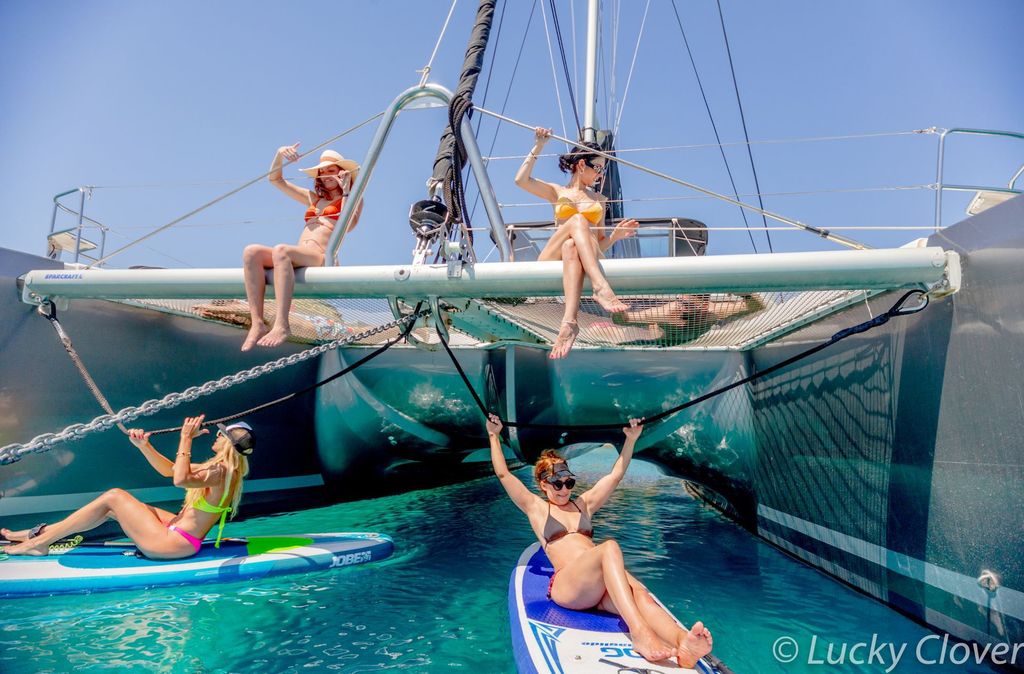 LUCKY CLOVER - Boat Images