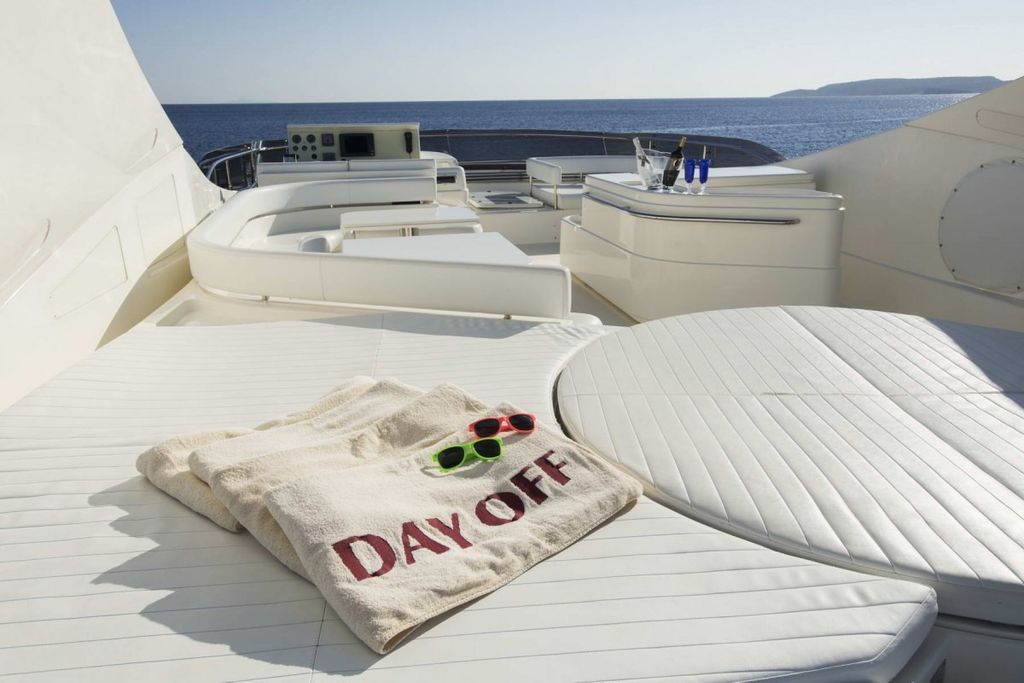 DAY OFF - Boat Images