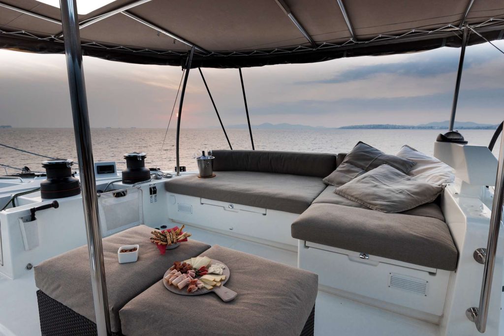 SELENE - Boat Images