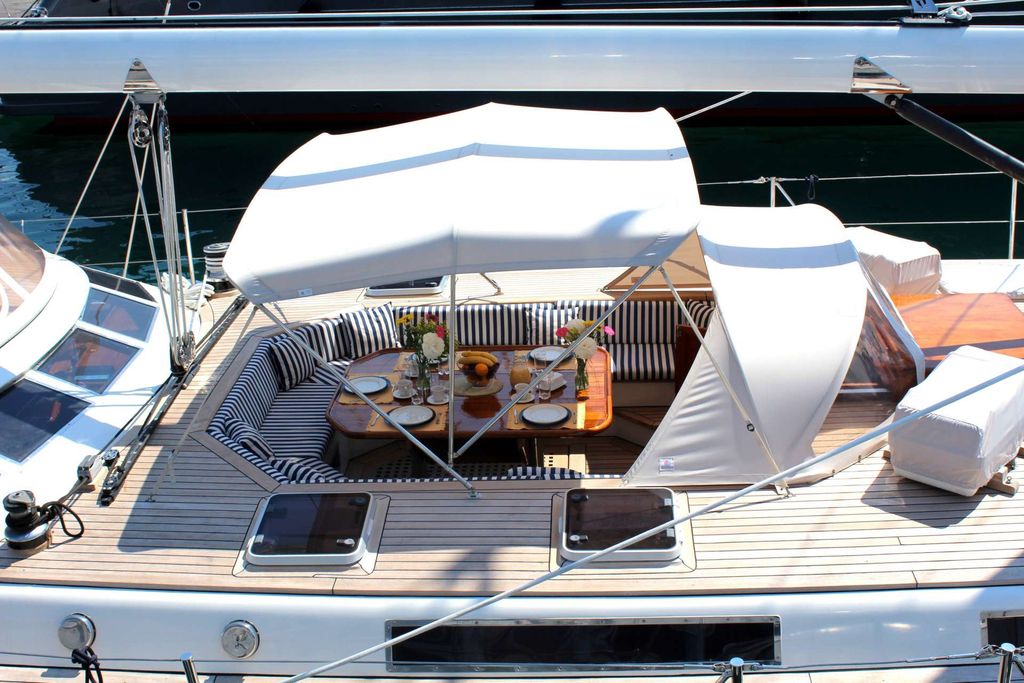 WIND OF CHANGE - Boat Images