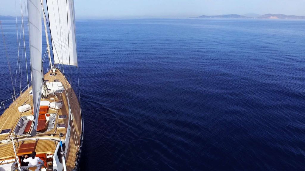 WIND OF CHANGE - Boat Images