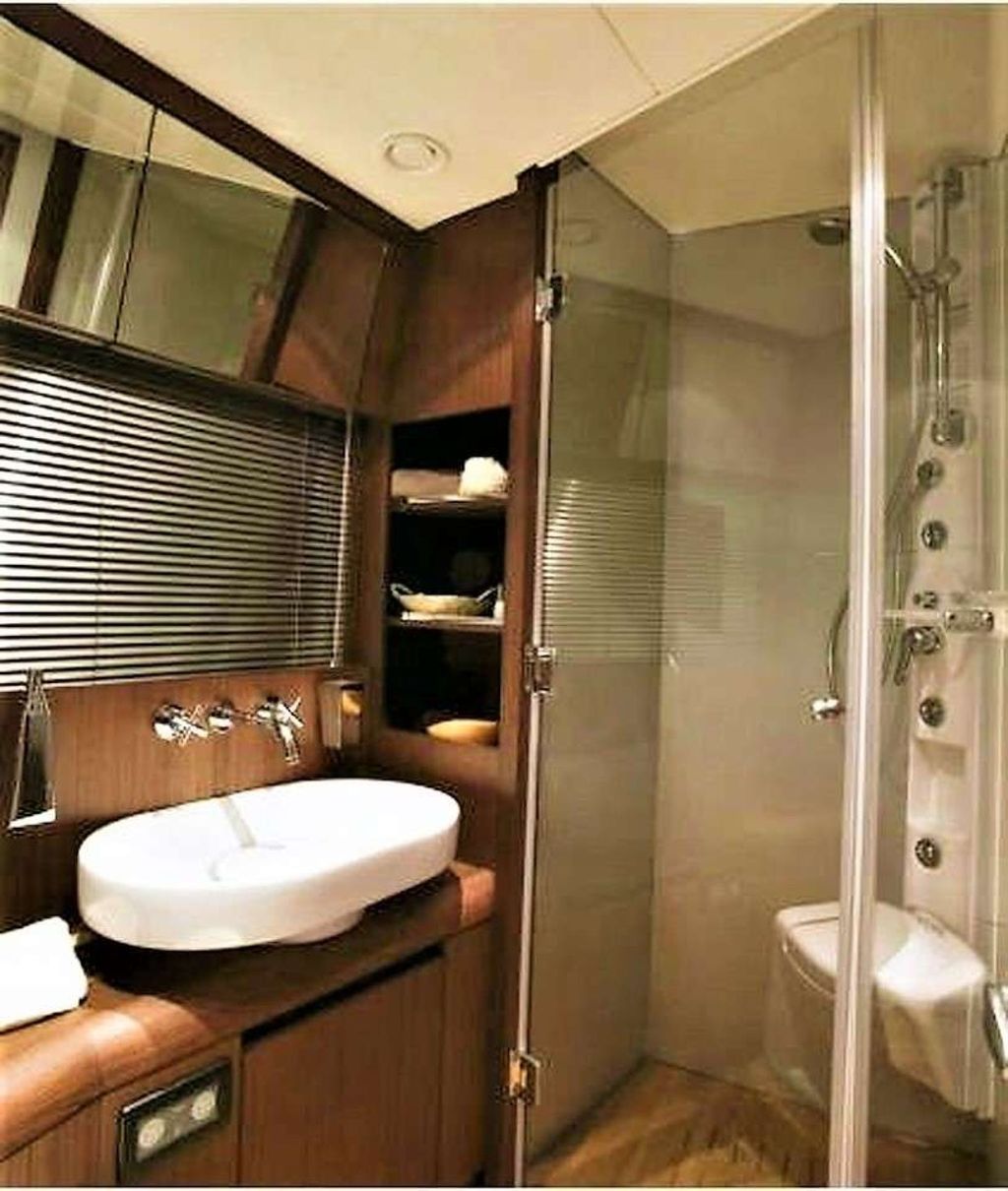 QUESTA e VITA - Boat Images