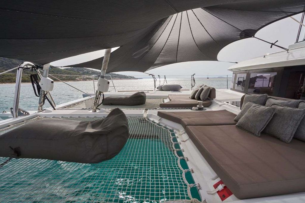 VALIUM62 - Boat Images