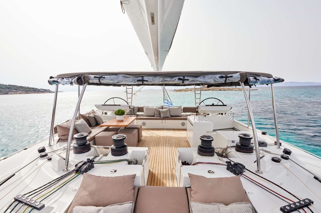 VALIUM62 - Boat Images