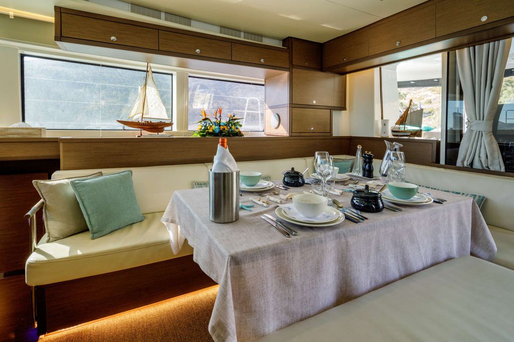 ELVIRA 52 - Boat Images